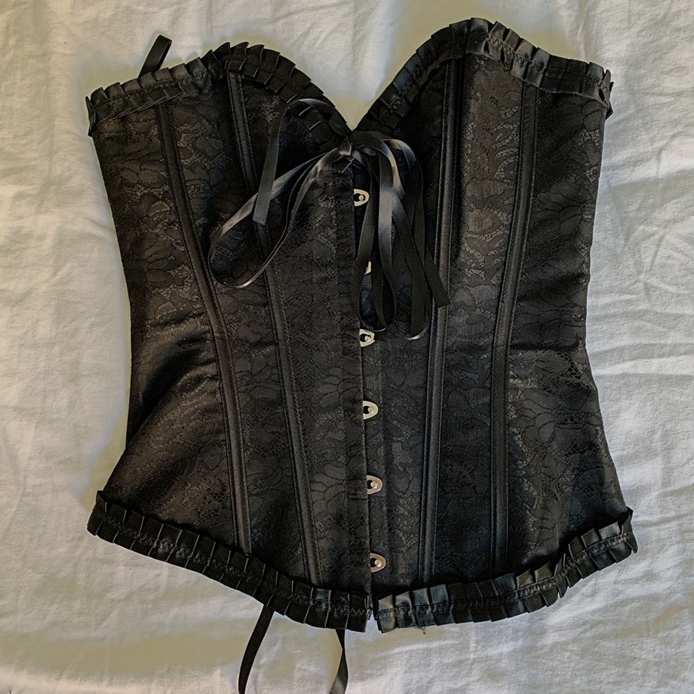 👻 🎃 Black Corset with Lace print  NWOT